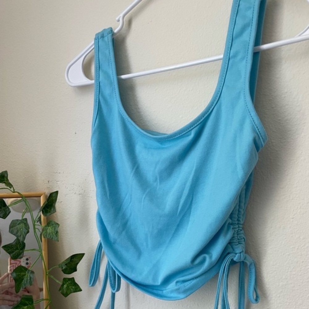 s blue tank